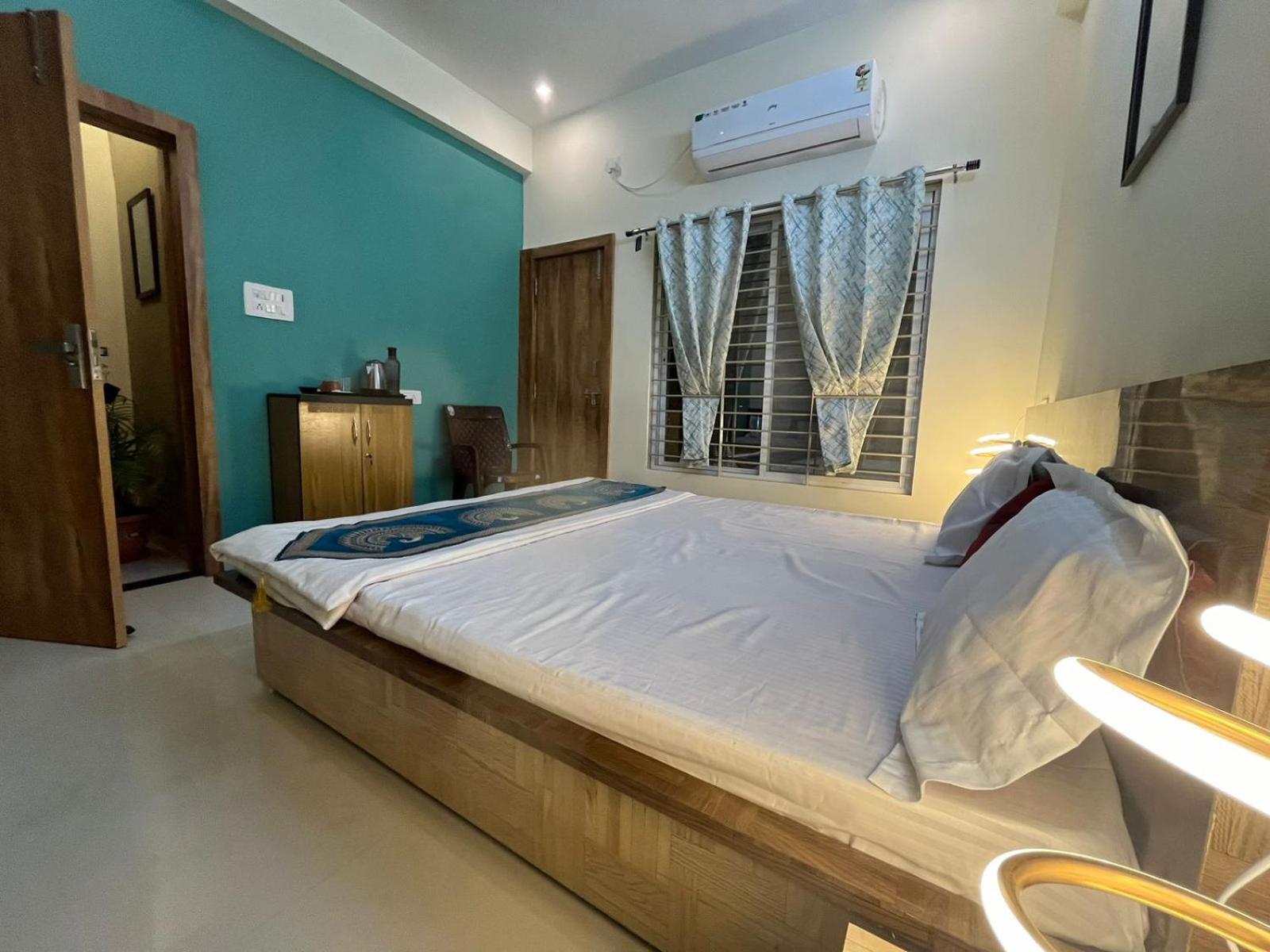 Hotel Shivashray Luxury Stays & Inn Ujjain Habitación foto