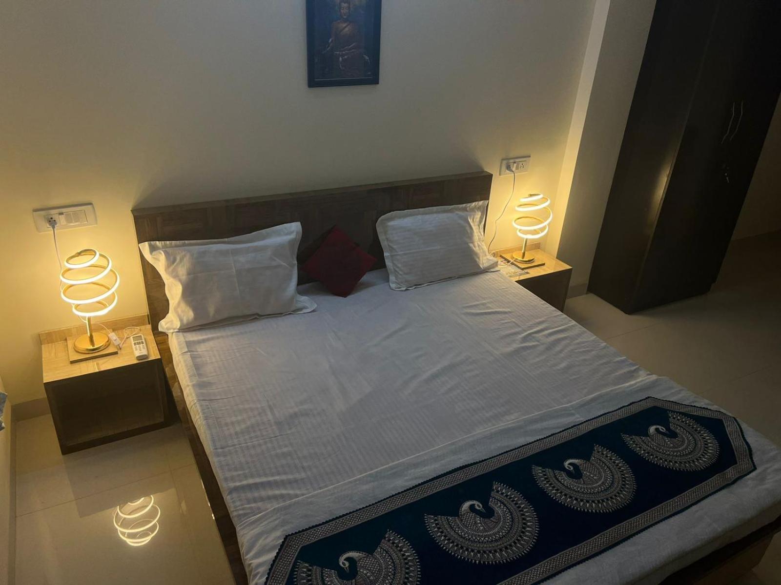 Hotel Shivashray Luxury Stays & Inn Ujjain Habitación foto